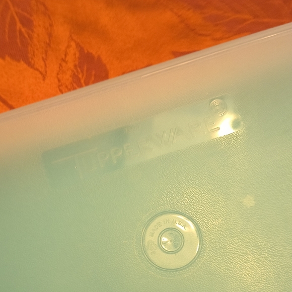 Tupperware Green and White Storage Box - Picture 4 of 9